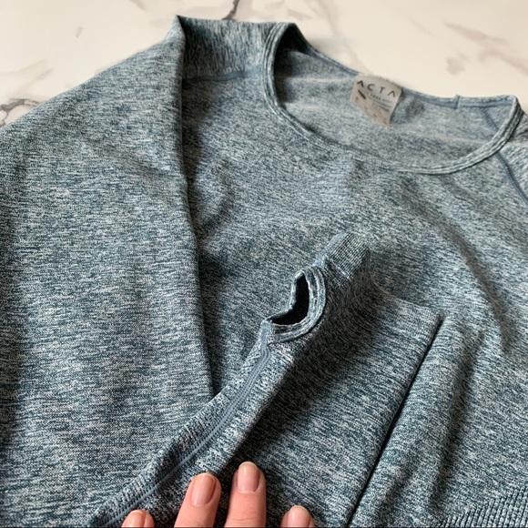 ACTA Crop Top with Band, Long Sleeve - Picture 2 of 4